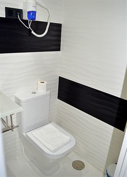 Hostal Gran Via 44 *