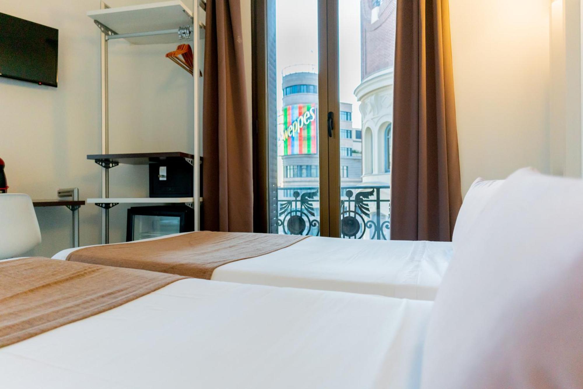 Hostal Gran Via 44 Madrid